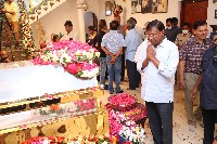Celebs Pays Tribute to Super Star KrishnaCelebs Pays Tribute to Super Star Krishna
